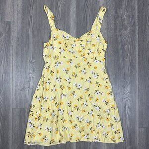 NWT Old Navy Yellow Floral Sundress Women’s MP Elastic Back Pockets Adjustable S